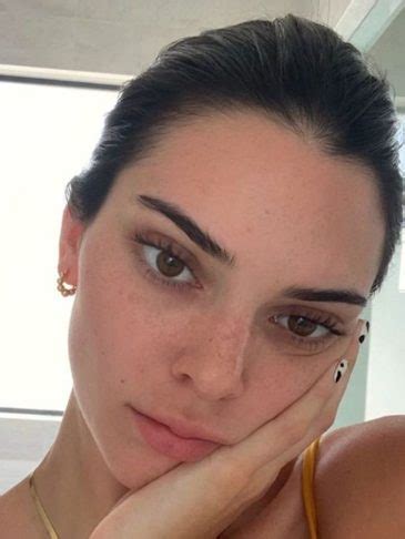 kendall jenner makeup free selfie.